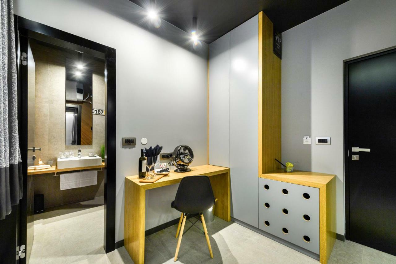 Split Industrial Design Rooms エクステリア 写真