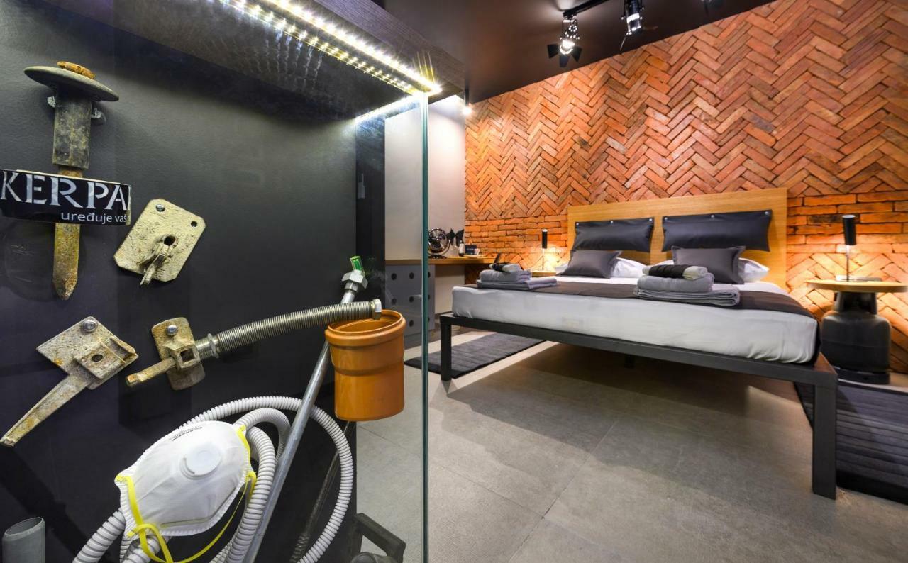 Split Industrial Design Rooms エクステリア 写真